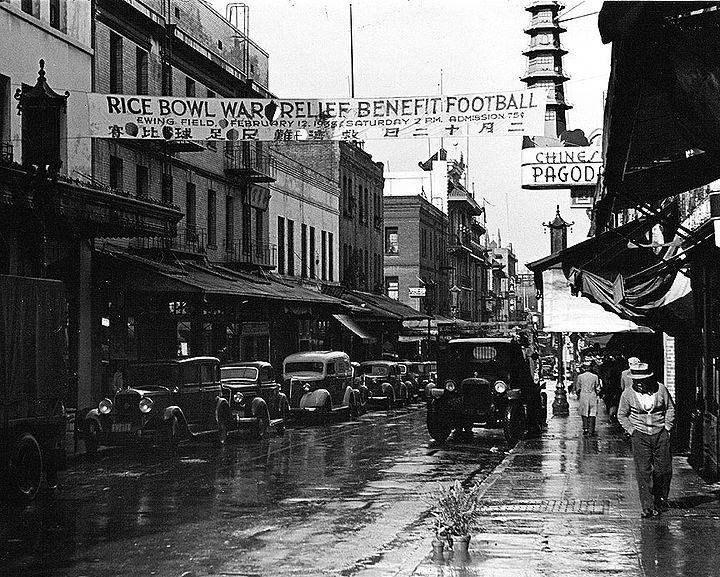 720px-Chinatown-street-with-Rice-Bowl-at-Ewing-Field-advert-bef-Feb-12-1938-courtesy-Jimmie-Shein